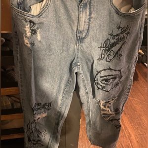 32/30 broken promises ripped baggy jeans